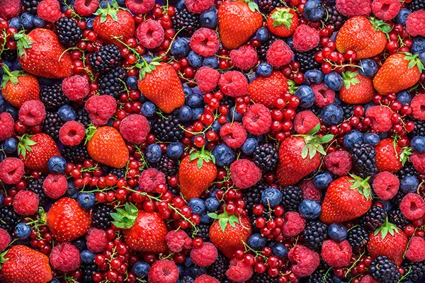 Top 6 Natural Foods That Boosts Your Thyroid Health 6 colorful berries